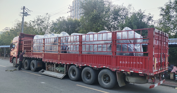 助力教育｜格瑞德集團(tuán)高效降膜式地源熱泵機(jī)組順利發(fā)貨