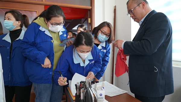 致閃閃發(fā)光的女性丨集團舉辦婦女節(jié)專場健康講堂、義診活動