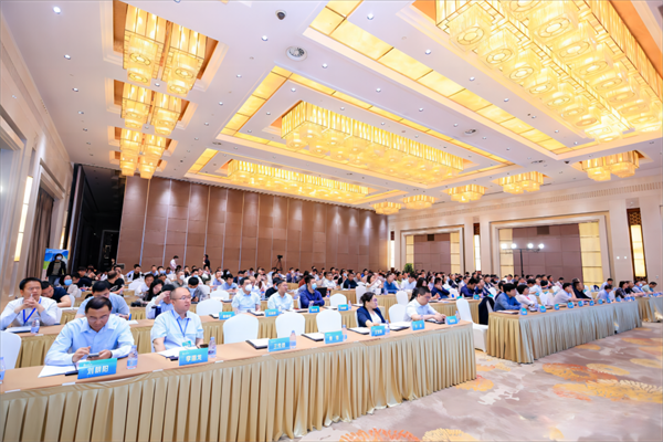 炭凈環(huán)保 無廢未來｜格瑞德環(huán)保亮相第六屆中國危廢產(chǎn)業(yè)創(chuàng)新發(fā)展論壇